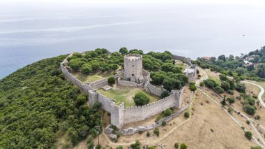 Platamon Kalesi, Pieria, Makedonya, Yunanistan'ın havadan görünümü