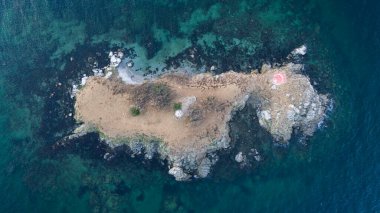 Avsa adası, Türkiye 'nin havadan görünüşü. Türkiye 'de denizden Avsa Adası manzarası.
