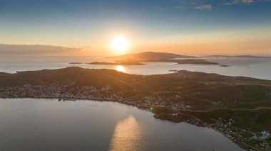 Avsa adası, Türkiye 'nin havadan görünüşü. Türkiye 'de denizden Avsa Adası manzarası.