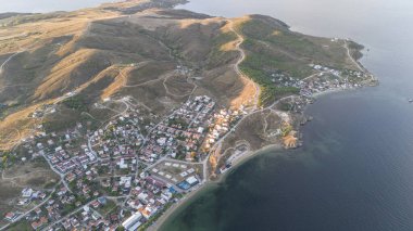 Avsa adası, Türkiye 'nin havadan görünüşü. Türkiye 'de denizden Avsa Adası manzarası.