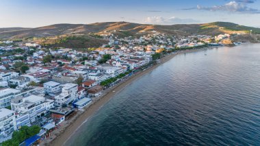 Avsa adası, Türkiye 'nin havadan görünüşü. Türkiye 'de denizden Avsa Adası manzarası.