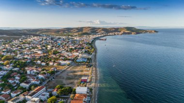 Avsa adası, Türkiye 'nin havadan görünüşü. Türkiye 'de denizden Avsa Adası manzarası.