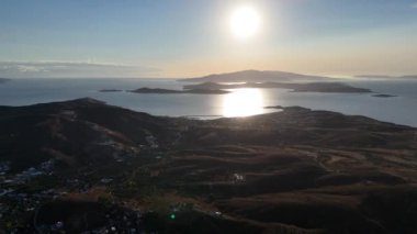 Avsa adası, Türkiye 'nin havadan görünüşü. Türkiye 'de denizden Avsa Adası manzarası.