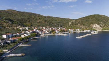 Türkiye 'nin Marmara Adası' ndaki Asmali Köyü manzarası. Türkiye 'nin Marmara adası Cinarli' nin havadan görünüşü. Türkiye 'deki Marmara adası manzarası.