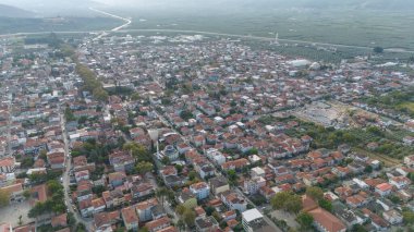 Türkiye 'nin İznik Gölü kıyısındaki tarihi İznik kentinin hava manzarası.