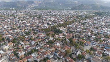 Türkiye 'nin İznik Gölü kıyısındaki tarihi İznik kentinin hava manzarası.