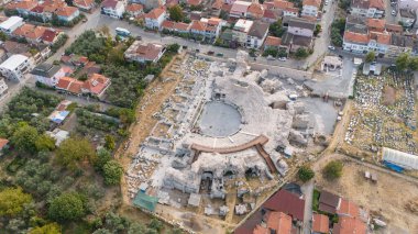 Türkiye 'nin İznik Gölü kıyısındaki tarihi İznik kentinin hava manzarası.