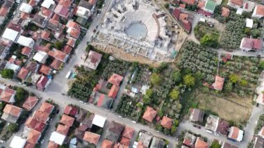 Türkiye 'nin İznik Gölü kıyısındaki tarihi İznik kentinin hava manzarası.