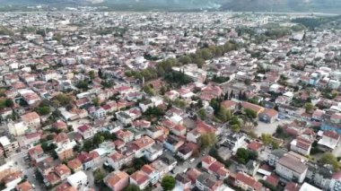 Türkiye 'nin İznik Gölü kıyısındaki tarihi İznik kentinin hava manzarası.