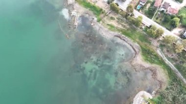 Türkiye 'nin İznik Gölü kıyısındaki tarihi İznik kentinin hava manzarası.