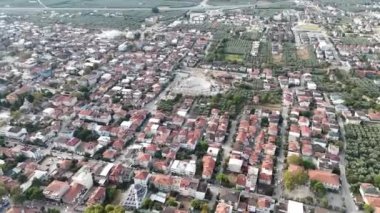 Türkiye 'nin İznik Gölü kıyısındaki tarihi İznik kentinin hava manzarası.