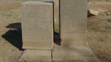 Claros 'un (Klaros, Clarus) Ionia kıyısındaki antik bir Yunan mabedi manzarası.