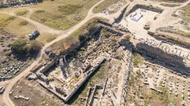 Magnezya 'daki Artemis Tapınağı Türkiye' nin Maeander 'ına insansız hava aracı bakışı