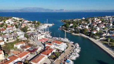 Türkiye 'nin Cesme Yarımadası' ndaki Dalyan Köyü insansız hava aracı görüntüsü