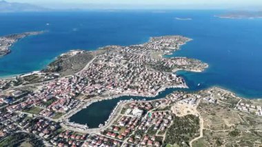 Türkiye 'nin Cesme Yarımadası' ndaki Dalyan Köyü insansız hava aracı görüntüsü