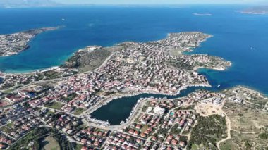 Türkiye 'nin Cesme Yarımadası' ndaki Dalyan Köyü insansız hava aracı görüntüsü