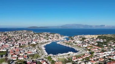 Türkiye 'nin Cesme Yarımadası' ndaki Dalyan Köyü insansız hava aracı görüntüsü