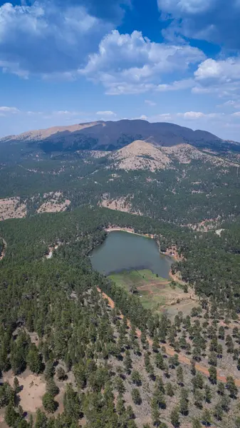 Koycegiz 'deki Gökçeova Gölü, Mugla, Türkiye.