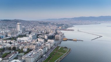 Alsancak 'ın muhteşem bir sabah manzarası, İzmir. Günaydın İzmir, Hindi. Hava görüntüsü.
