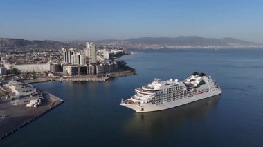Alsancak 'ın muhteşem bir sabah manzarası, İzmir. Günaydın İzmir, Hindi. Hava görüntüsü.