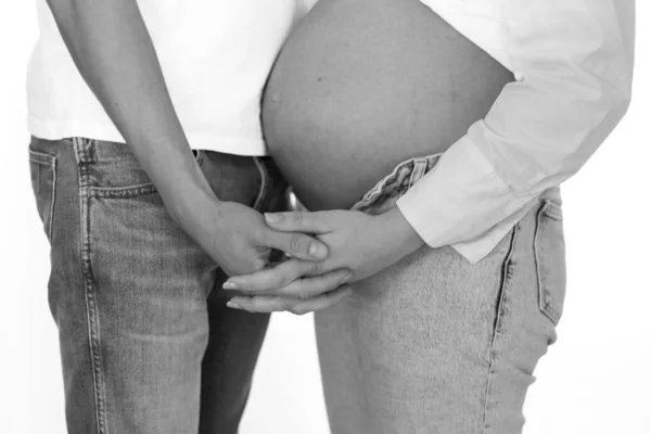 Mutlu hamile kadın, anne ve baba, ikinci üç aylık, yeni doğan, beklenti