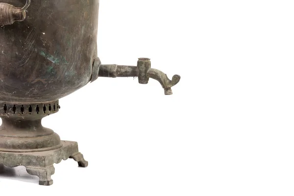 Kohoutek Starého Špinavého Ruského Samovaru Pavučině Nachází Bílém Pozadí Detailní — Stock fotografie