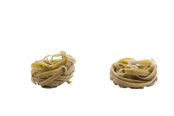 Ιταλικά Ζυμαρικά Φετουτσίνι Μορφή Φωλιάς Απομονωμένο Λευκό Φόντο Κοντινό Πλάνο — Φωτογραφία Αρχείου