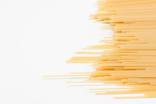 Spagetti Beyaz Bir Yüzeye Yayılmış Metin Için Bir Yer Var — Stok fotoğraf
