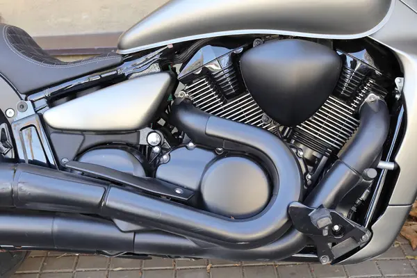 Modern bir motorsikletin parçaları. Yakın plan..