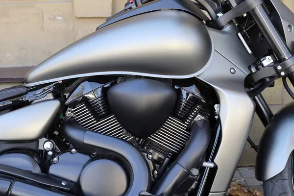 Modern bir motorsikletin parçaları. Yakın plan..