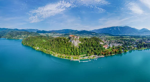 Schöne Idyllische Luftaufnahme Auf Insel Burg Katholische Marienkirche Bleder See — Stockfoto