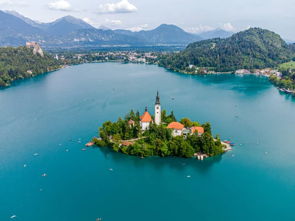 Schöne Idyllische Luftaufnahme Von Insel Burg Katholischer Marienkirche Bleder See — Stockfoto