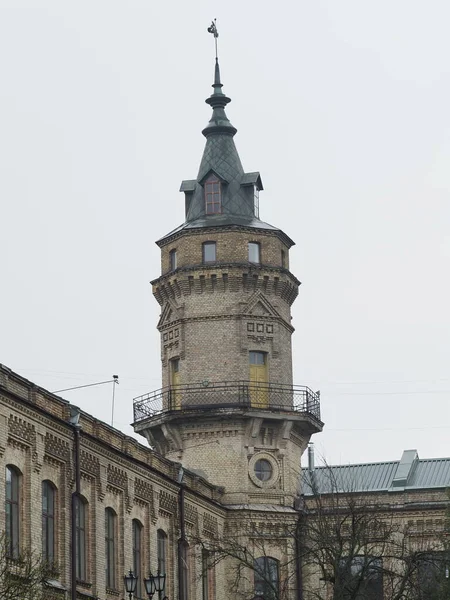 Una Antigua Torre Ladrillo Parque Kiev — Foto de Stock