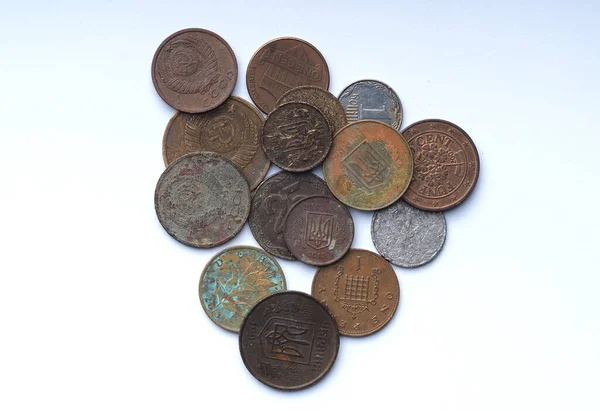 Група Європейських Англійських Американських Українських Радянських Невеликих Ношених Монет Білому — стокове фото