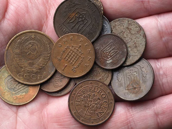 Ομάδα Των Ευρωπαϊκών Αγγλικά Αμερικανικά Ουκρανικά Σοβιετικά Μικρά Φθαρμένα Κέρματα — Φωτογραφία Αρχείου