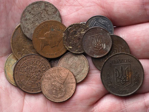 Група Європейських Англійських Американських Українських Радянських Невеликих Ношених Монет Пальмі — стокове фото