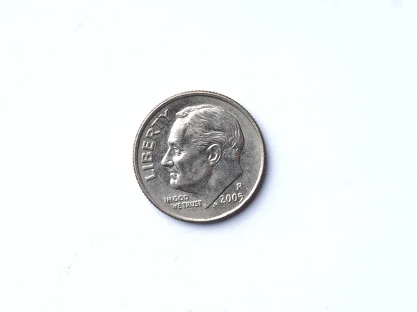 2005年美国一种未流通的一角钱硬币的正相反 硬币上有小擦伤和划痕 背景是白色的 — 图库照片