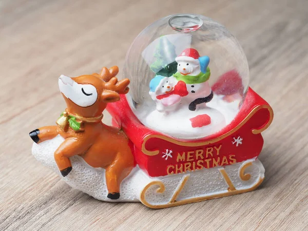 Brinquedo Natal Com Veado Uma Bola Vidro — Fotografia de Stock