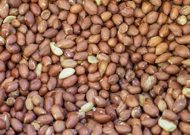 Mağaza Rafındaki Fıstıklar: Sağlıklı Yemek İçin Taze Seçim