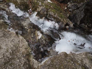 kış manzara dağ dere