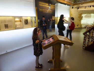 Geleneksel Sinagoga Tapınağı Modeli Müze Sergisi Tarihi Dini Mimarisini Gösteriyor