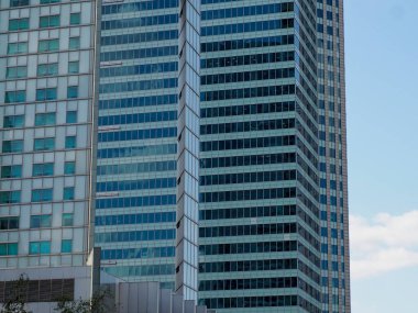 Varşova İş Bölgesi 'ndeki Modern Ofis Binaları ile Karmaşık Şehir Mimarisi