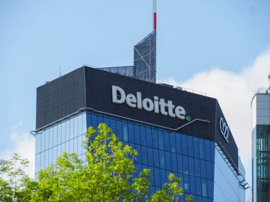 Varşova İş Bölgesi Çağdaş Mimarlı Modern Cam Deloitte Ofis Binası