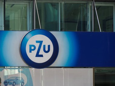 PZU Sigorta Şirketi Logosu Şirket Karargahı Girişi 'nde Mavi Tabelada