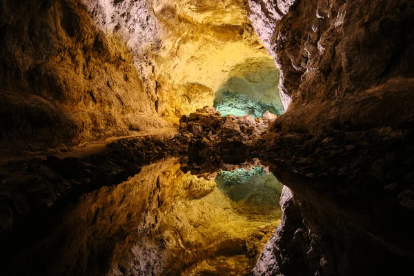 Cueva Los Verdes Réflexion Illusion Optique Eau Tube Lave Incroyable — Photo