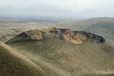 Timanfaya Ulusal Parkı, Lanzarote, Kanarya Adaları 'ndaki bir volkan krateri. İspanya