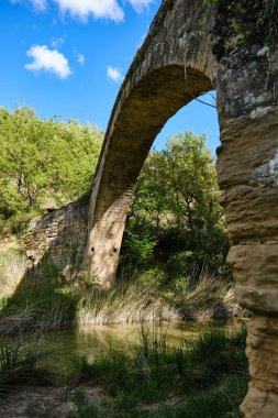 Huesca, Albar 'ın ortaçağ köprüsü