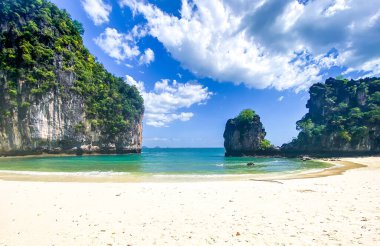 Tayland, Krabi 'deki Koh Hong' un hava görüntüsü.