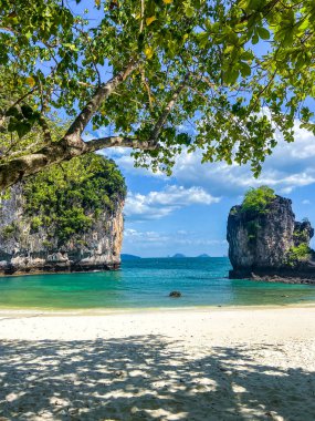 Tayland, Krabi 'deki Koh Hong' un hava görüntüsü.