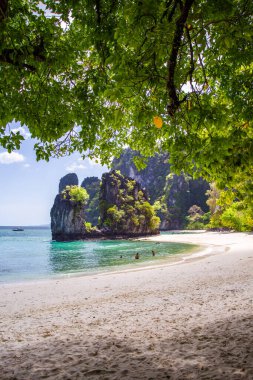 Tayland, Krabi 'deki Koh Hong' un hava görüntüsü.